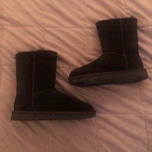 Classic black ugg short zip boot size 7